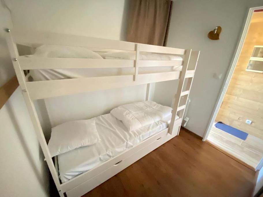 Au Pied Des Pistes Avec Parking Entierement Renove Apartment Huez Exterior photo