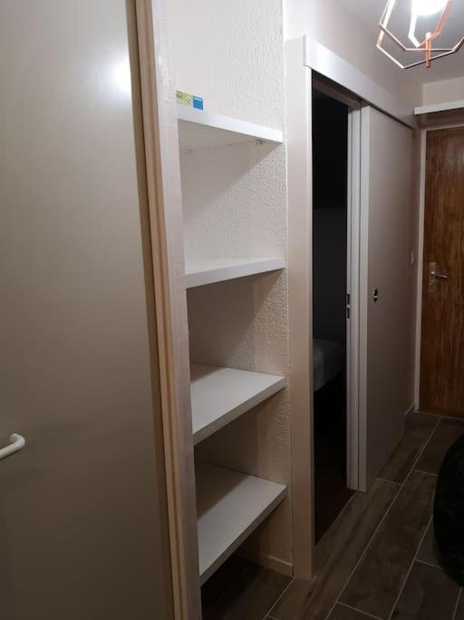 Au Pied Des Pistes Avec Parking Entierement Renove Apartment Huez Exterior photo