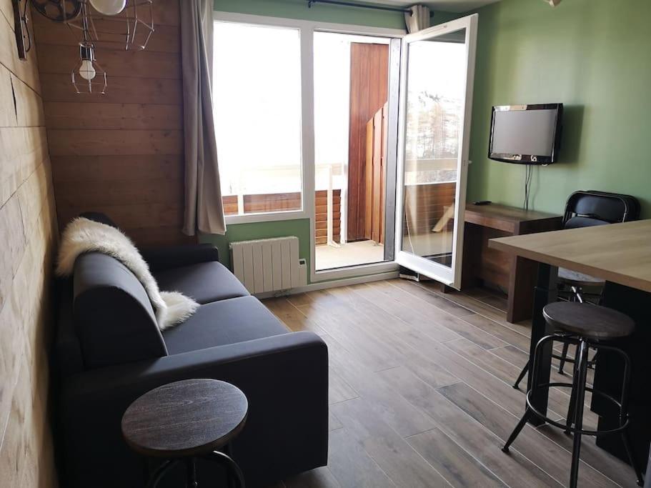 Au Pied Des Pistes Avec Parking Entierement Renove Apartment Huez Exterior photo